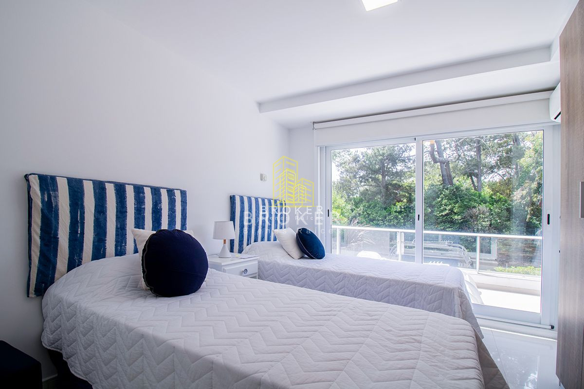 Apartamento ID.8847/Espectacular_y_amplio_departamento_en_alquiler_en_playa_mansa,_punta_del_este - Espectacular y amplio departamento en alquiler en playa mansa, punta del este