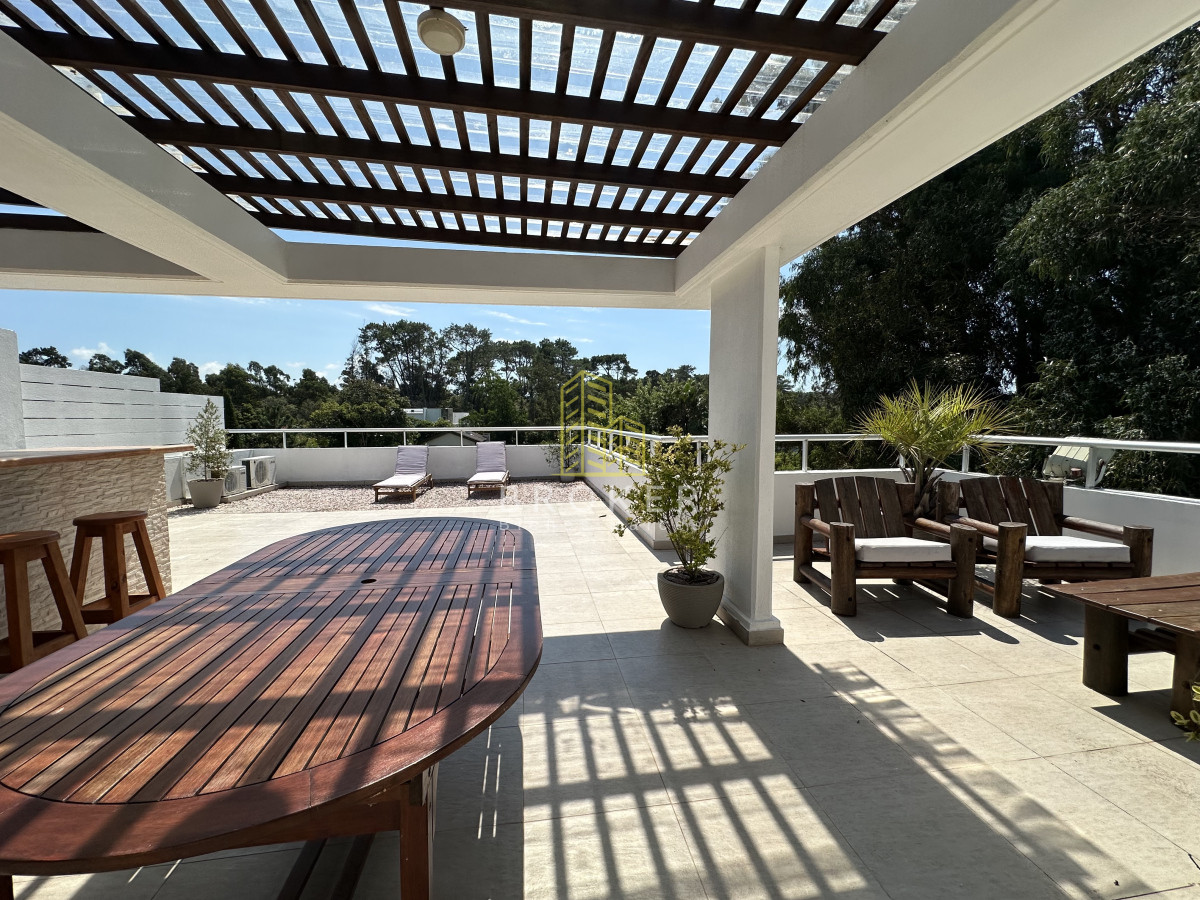Apartamento ID.813/Venta_de_Penthouse_en_rincon_del_indio,_tres_dormitorios_y_terraza._Punta_del_Este,_Uruguay - Venta de Penthouse en rincon del indio, tres dormitorios y terraza. Punta del Este, Uruguay