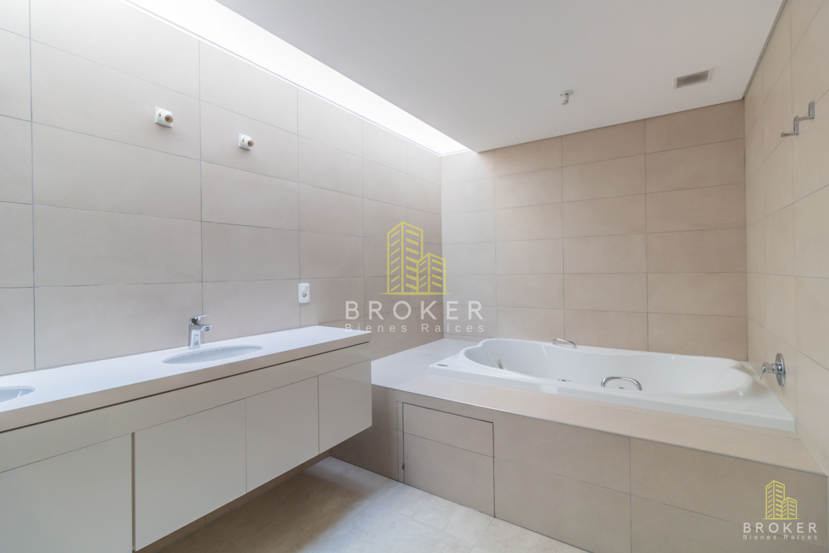 Apartamento ID.2440/venta_duplex_4_suites_en_carrasco_boating - venta duplex 4 suites en carrasco boating
