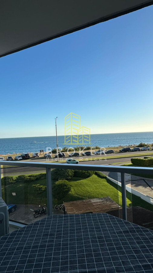 Apartamento ID.9208/Alquiler_departamento_Punta_del_Este_Mansa_de_categoria_en_primerisima_linea_en_playa_mansa_con_todos_los_amenities - Alquiler departamento Punta del Este Mansa de categoria en primerisima linea en playa mansa con todos los amenities