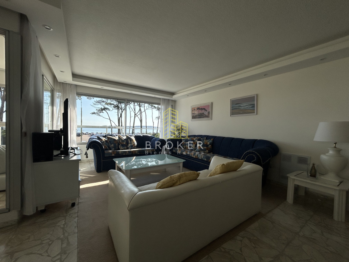 Apartamento ID.796/Venta_de_apartamento_primera_linea_en_playa_Mansa,_Punta_del_Este._Uruguay - Venta de apartamento primera linea en playa Mansa, Punta del Este. Uruguay