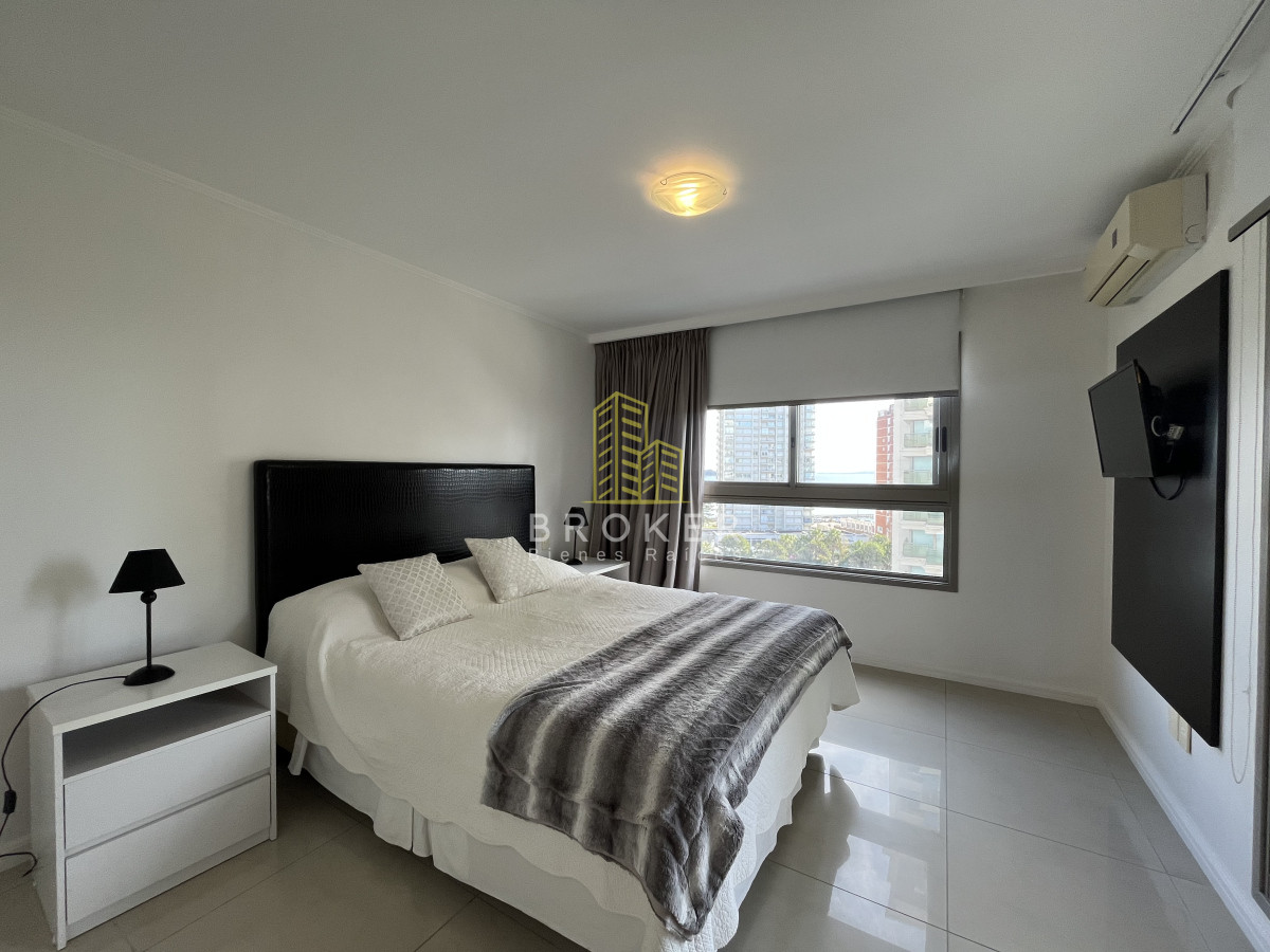 Apartamento ID.8837/OPORTUNIDAD_FRENTE_AL_MAR_4_Dormitorios_en_Playa_Brava_con_Vistas_al_mar - OPORTUNIDAD FRENTE AL MAR 4 Dormitorios en Playa Brava con Vistas al mar