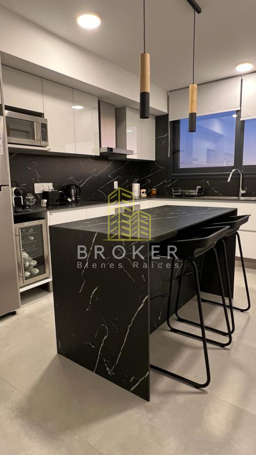 Apartamento ID.9023/Alquiler_de_temporada_de_increíble_departamento_en_primera_línea_al_mar,_Edificio_Venetian_en_Playa_Mansa - Alquiler de temporada de increíble departamento en primera línea al mar, Edificio Venetian en Playa Mansa