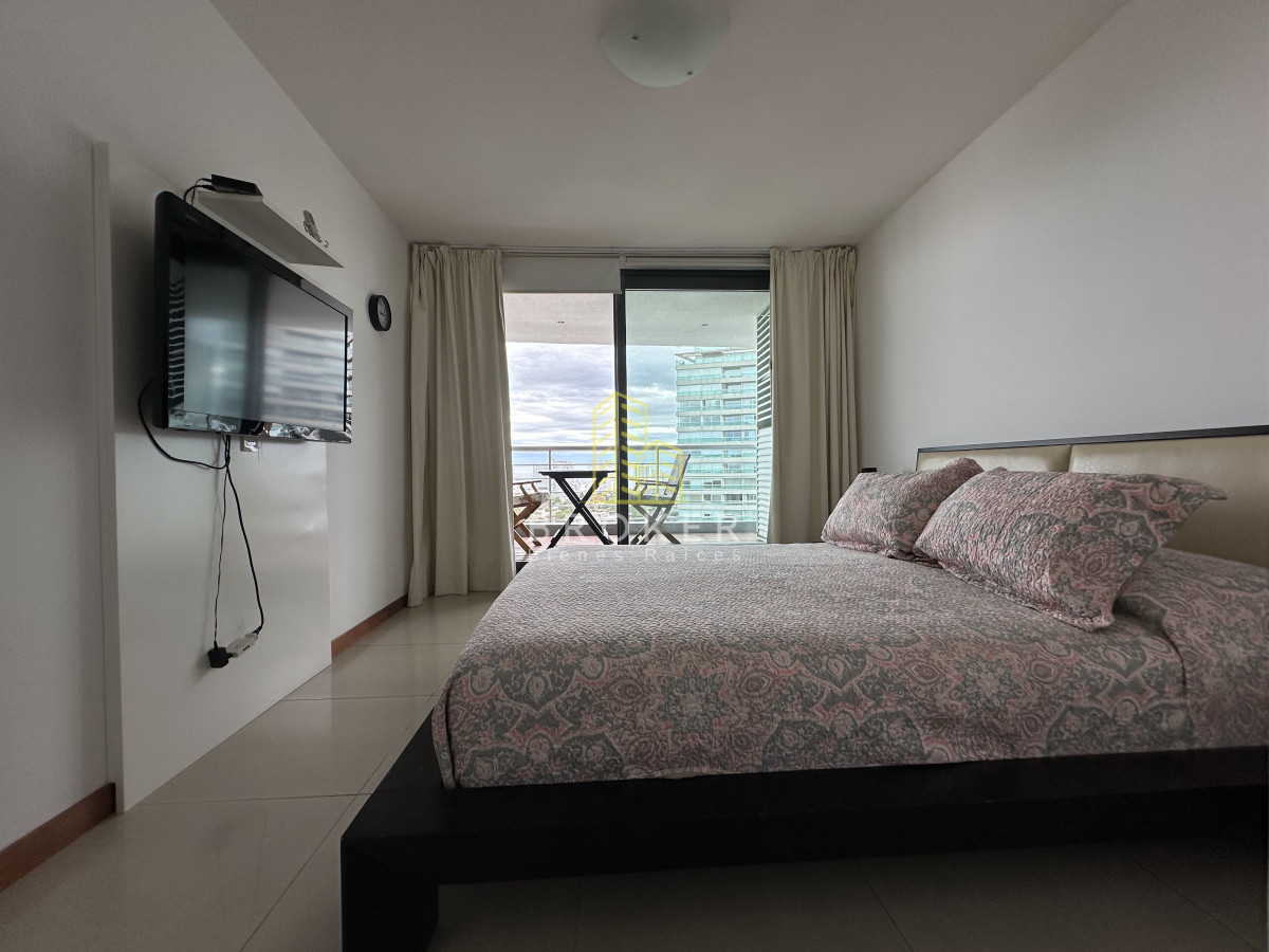 Apartamento ID.2024/Venta_y_alquiller_de_espectacular_penthouse_con_vista_a_toda_la_ciudad_y_las_playas_de_Punta_del_Este. - Venta y alquiller de espectacular penthouse con vista a toda la ciudad y las playas de Punta del Este.