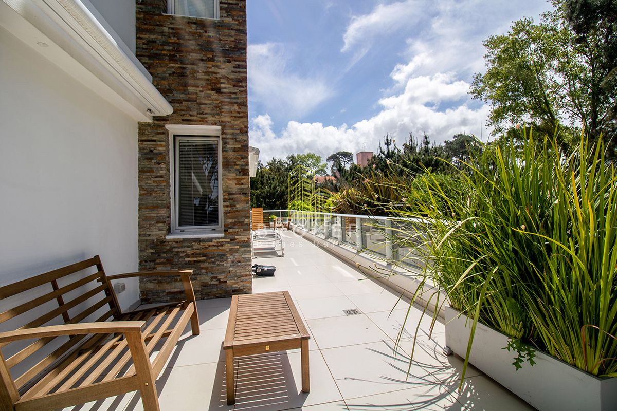 Apartamento ID.8847/Espectacular_y_amplio_departamento_en_alquiler_en_playa_mansa,_punta_del_este - Espectacular y amplio departamento en alquiler en playa mansa, punta del este