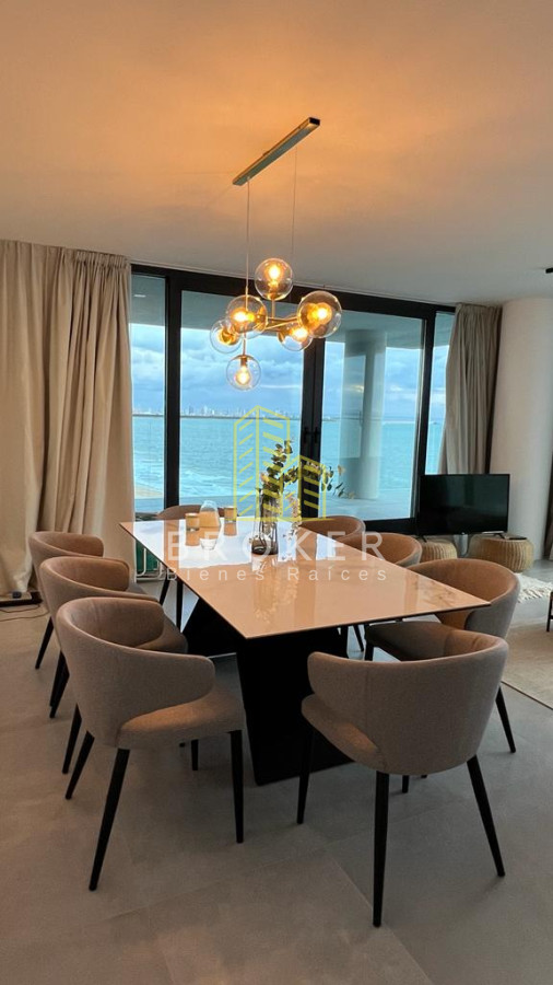 Apartamento ID.9023/Alquiler_de_temporada_de_increíble_departamento_en_primera_línea_al_mar,_Edificio_Venetian_en_Playa_Mansa - Alquiler de temporada de increíble departamento en primera línea al mar, Edificio Venetian en Playa Mansa