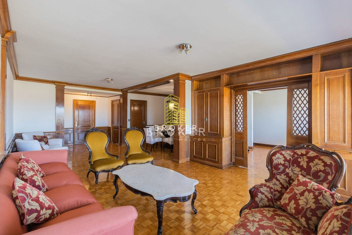 Apartamento ID.93/Venta_De_Apartamento_3_Dormitorios_mas_servicio_Punta_Carretas_2_Garages! - Venta De Apartamento 3 Dormitorios mas servicio Punta Carretas 2 Garages!