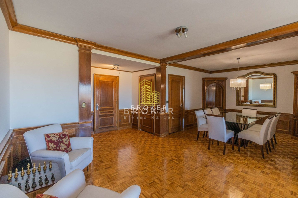 Apartamento ID.93/Venta_De_Apartamento_3_Dormitorios_mas_servicio_Punta_Carretas_2_Garages! - Venta De Apartamento 3 Dormitorios mas servicio Punta Carretas 2 Garages!