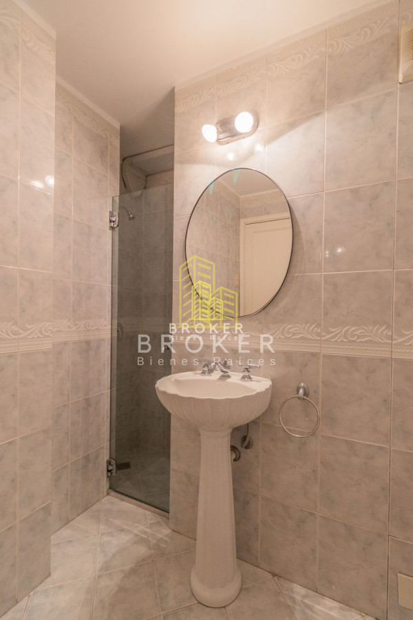 Apartamento ID.93/Venta_De_Apartamento_3_Dormitorios_mas_servicio_Punta_Carretas_2_Garages! - Venta De Apartamento 3 Dormitorios mas servicio Punta Carretas 2 Garages!