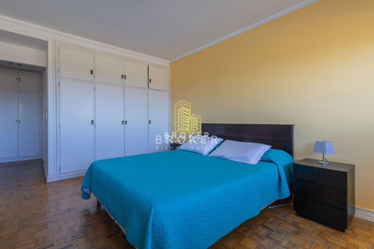 Apartamento ID.93/Venta_De_Apartamento_3_Dormitorios_mas_servicio_Punta_Carretas_2_Garages! - Venta De Apartamento 3 Dormitorios mas servicio Punta Carretas 2 Garages!