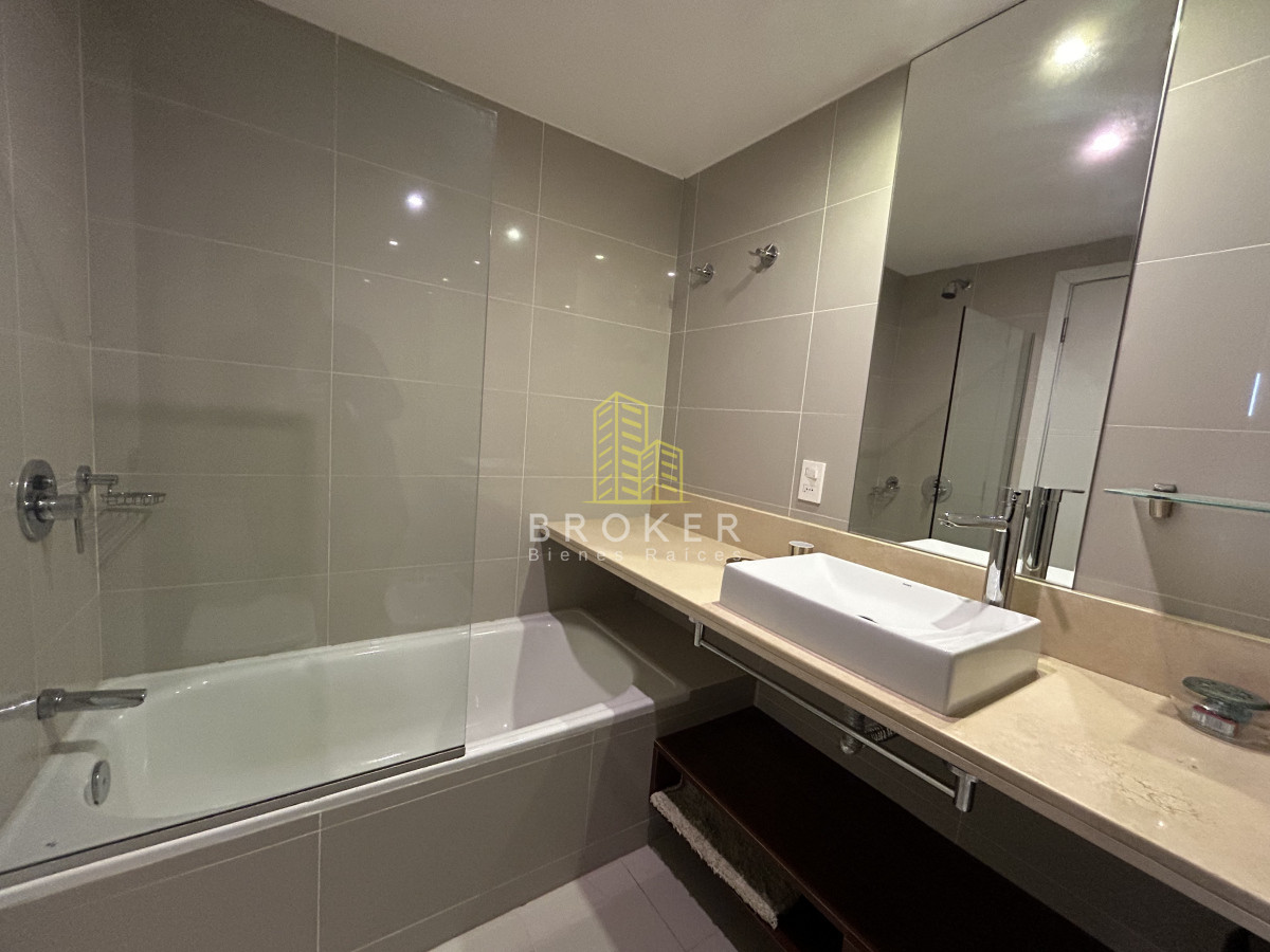 Apartamento ID.2017/Venta_de_hermoso_apartamento_2_dormitorios_en_una_de_las_mejores_zonas_de_Punta_del_Este - Venta de hermoso apartamento 2 dormitorios en una de las mejores zonas de Punta del Este