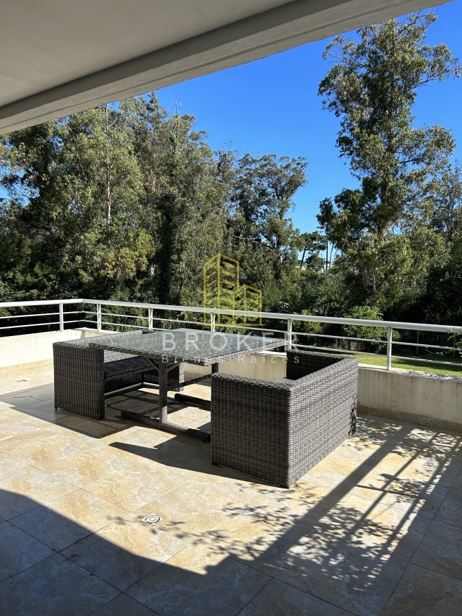 Apartamento ID.696/Apartamento_4_dormitorios_en_Playa_Brava_Rincon_del_Indio - Apartamento 4 dormitorios en Playa Brava Rincon del Indio. Punta del Este, Uruguay.