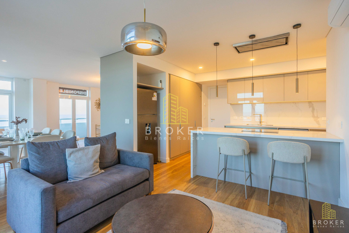 Apartamento ID.9103 - Apartamento en Rambla de Carrasco 4 dormitorios 5 baños