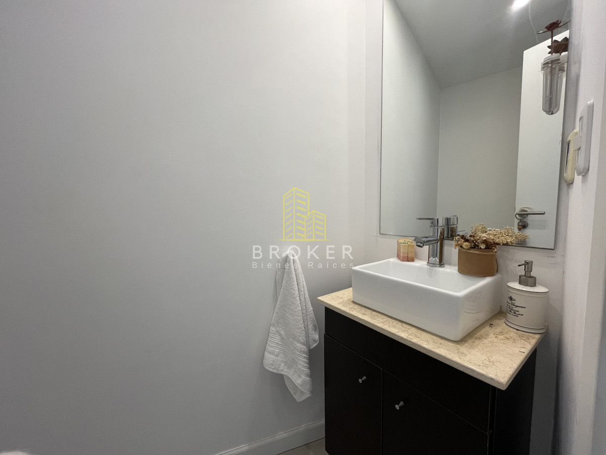 Apartamento ID.8804/Apartamento_en_Venta_2_Dormitorios_Frente_al_Mar_en_Playa_Mansa_Punta_del_Este_ - Apartamento en Venta 2 Dormitorios Frente al Mar en Playa Mansa Punta del Este 