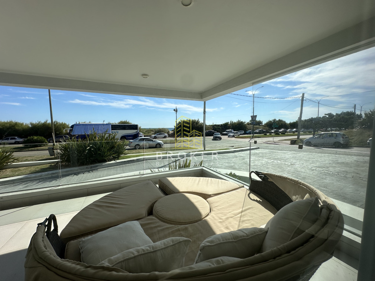 Apartamento ID.2298/OPORTUNIDAD_EN_PRIMERA_LINEA_MANSA_A_SOLO_419.000USD,_3_DORMITORIOS_Y_DEPENDENCIA. - OPORTUNIDAD EN PRIMERA LINEA MANSA A SOLO 419.000USD, 3 DORMITORIOS Y DEPENDENCIA.