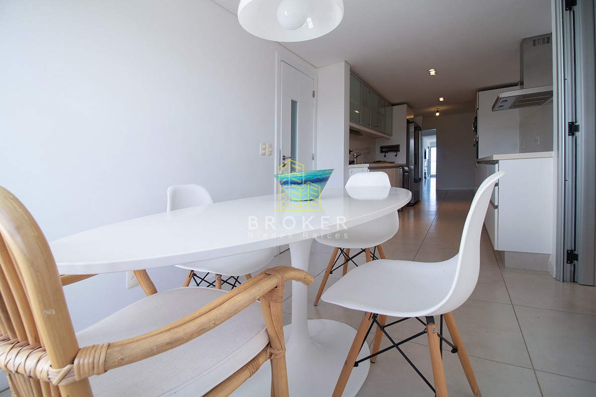 Apartamento ID.806/Venta_o_alquiler_de_Penthouse_en_primera_linea_en_Pinares._Punta_del_Este,_Uruguay. - Venta o alquiler de Penthouse en primera linea en Pinares. Punta del Este, Uruguay.