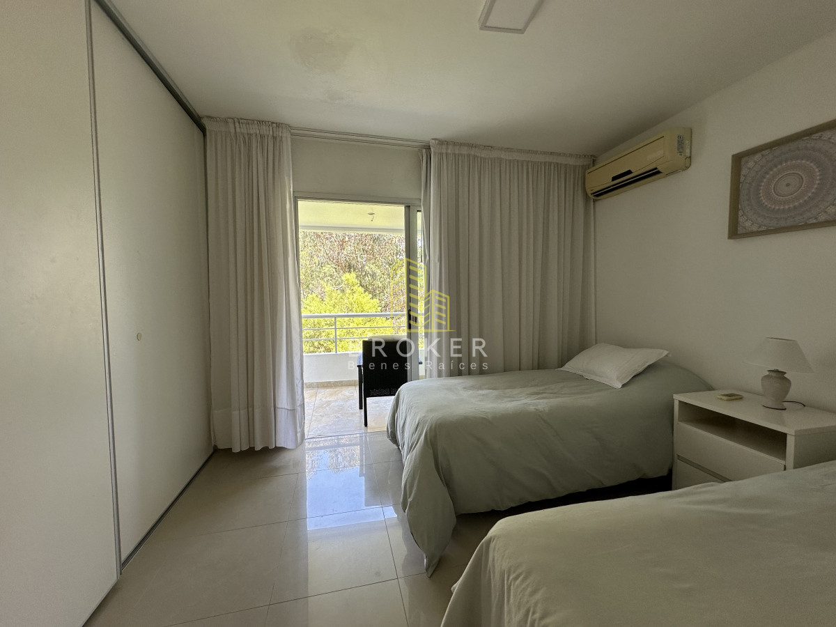 Apartamento ID.813/Venta_de_Penthouse_en_rincon_del_indio,_tres_dormitorios_y_terraza._Punta_del_Este,_Uruguay - Venta de Penthouse en rincon del indio, tres dormitorios y terraza. Punta del Este, Uruguay