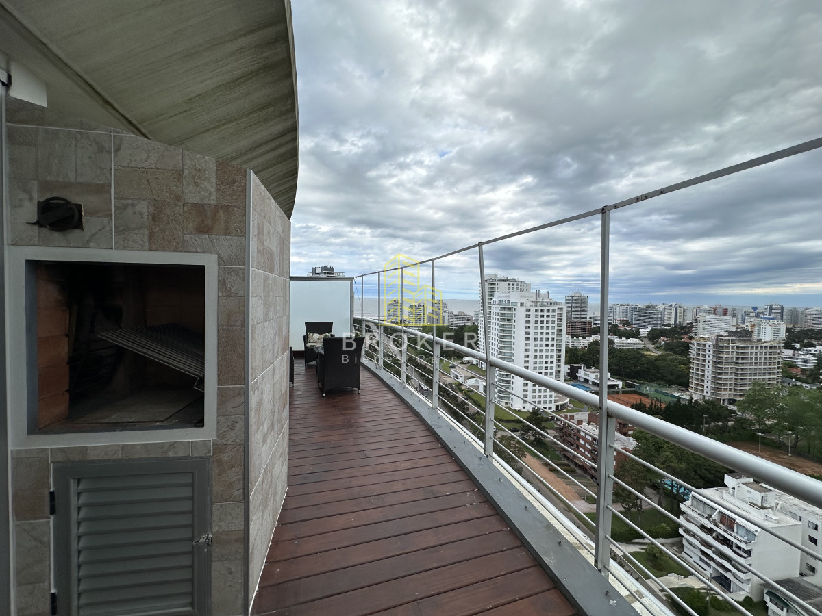 Apartamento ID.2024/Venta_y_alquiller_de_espectacular_penthouse_con_vista_a_toda_la_ciudad_y_las_playas_de_Punta_del_Este. - Venta y alquiller de espectacular penthouse con vista a toda la ciudad y las playas de Punta del Este.