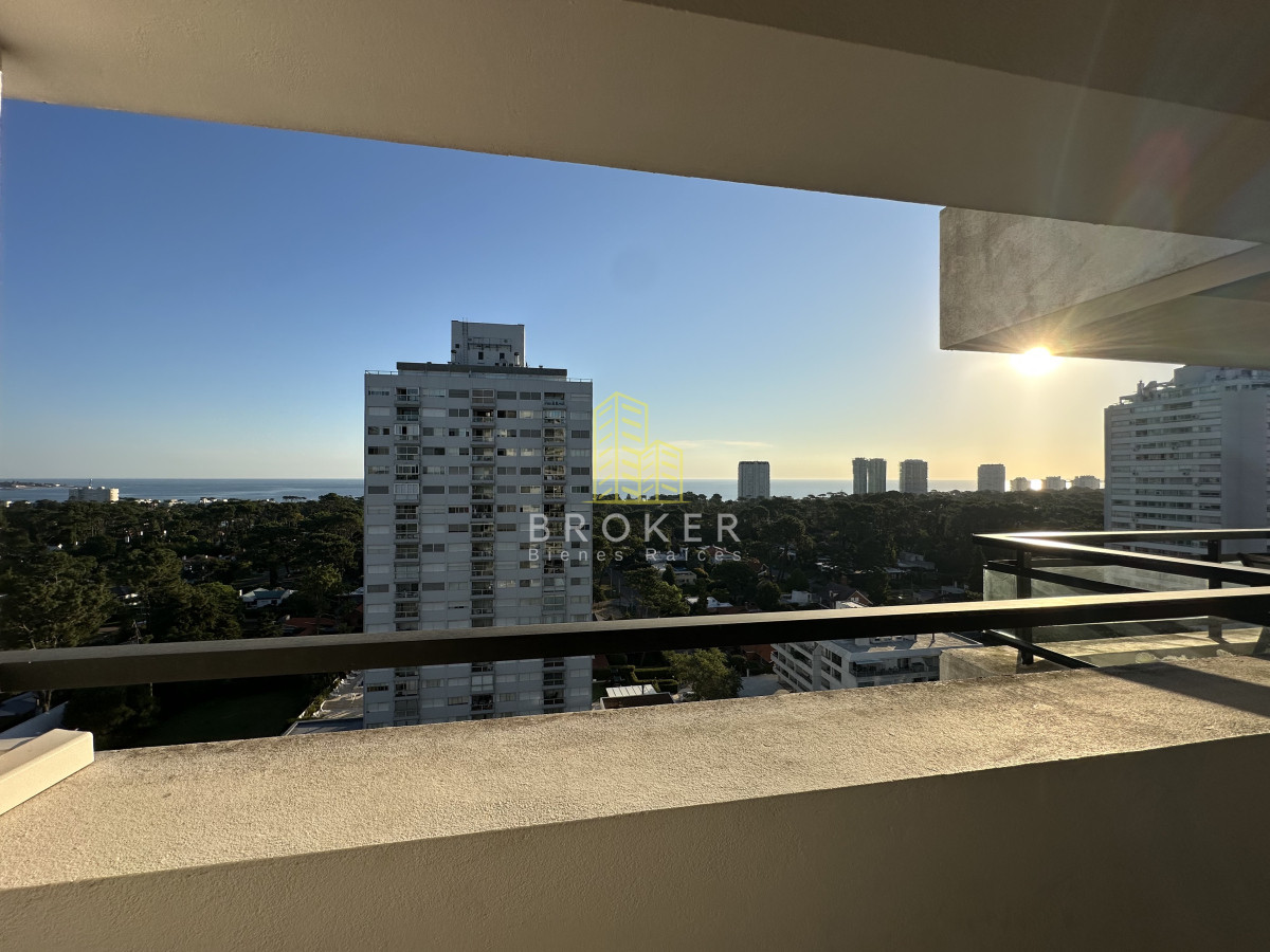 Apartamento ID.2306/Venta_departamento_Punta_del_Este_2_dormitorios_piso_alto_con_vista_a_toda_la_mansa._Punta_del_Este,_Uruguay. - Venta departamento Punta del Este 2 dormitorios piso alto con vista a toda la mansa. Punta del Este, Uruguay.