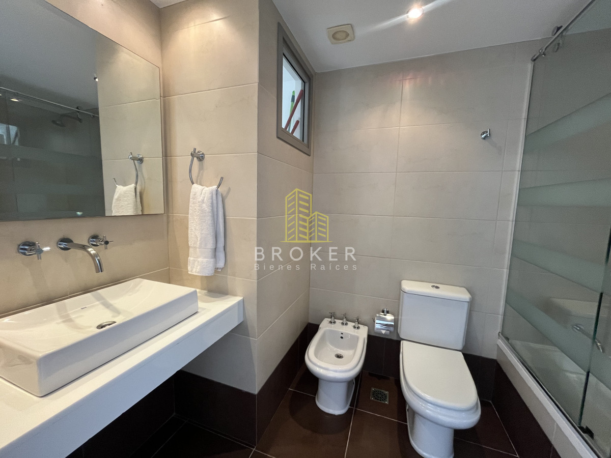 Apartamento ID.8837/OPORTUNIDAD_FRENTE_AL_MAR_4_Dormitorios_en_Playa_Brava_con_Vistas_al_mar - OPORTUNIDAD FRENTE AL MAR 4 Dormitorios en Playa Brava con Vistas al mar