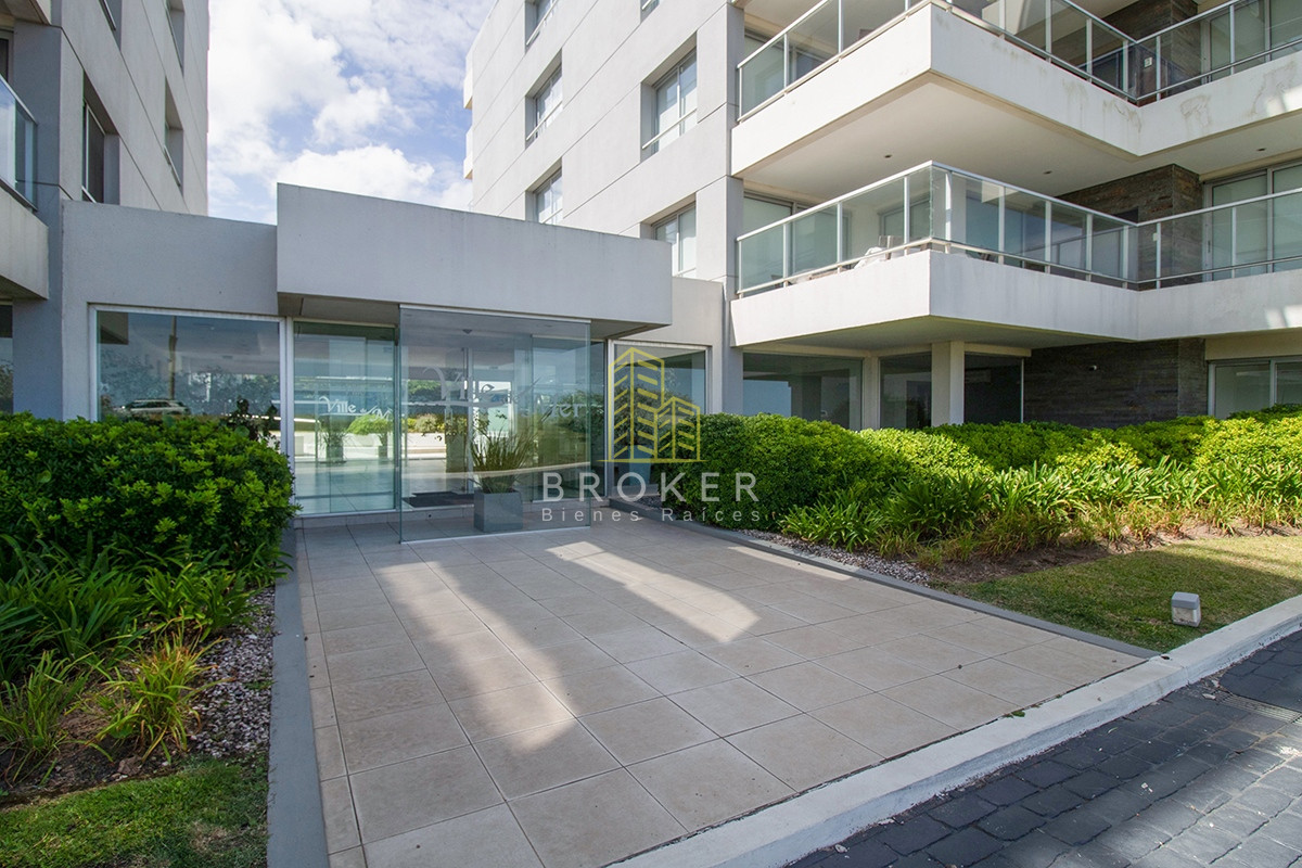 Apartamento ID.806/Venta_o_alquiler_de_Penthouse_en_primera_linea_en_Pinares._Punta_del_Este,_Uruguay. - Venta o alquiler de Penthouse en primera linea en Pinares. Punta del Este, Uruguay.