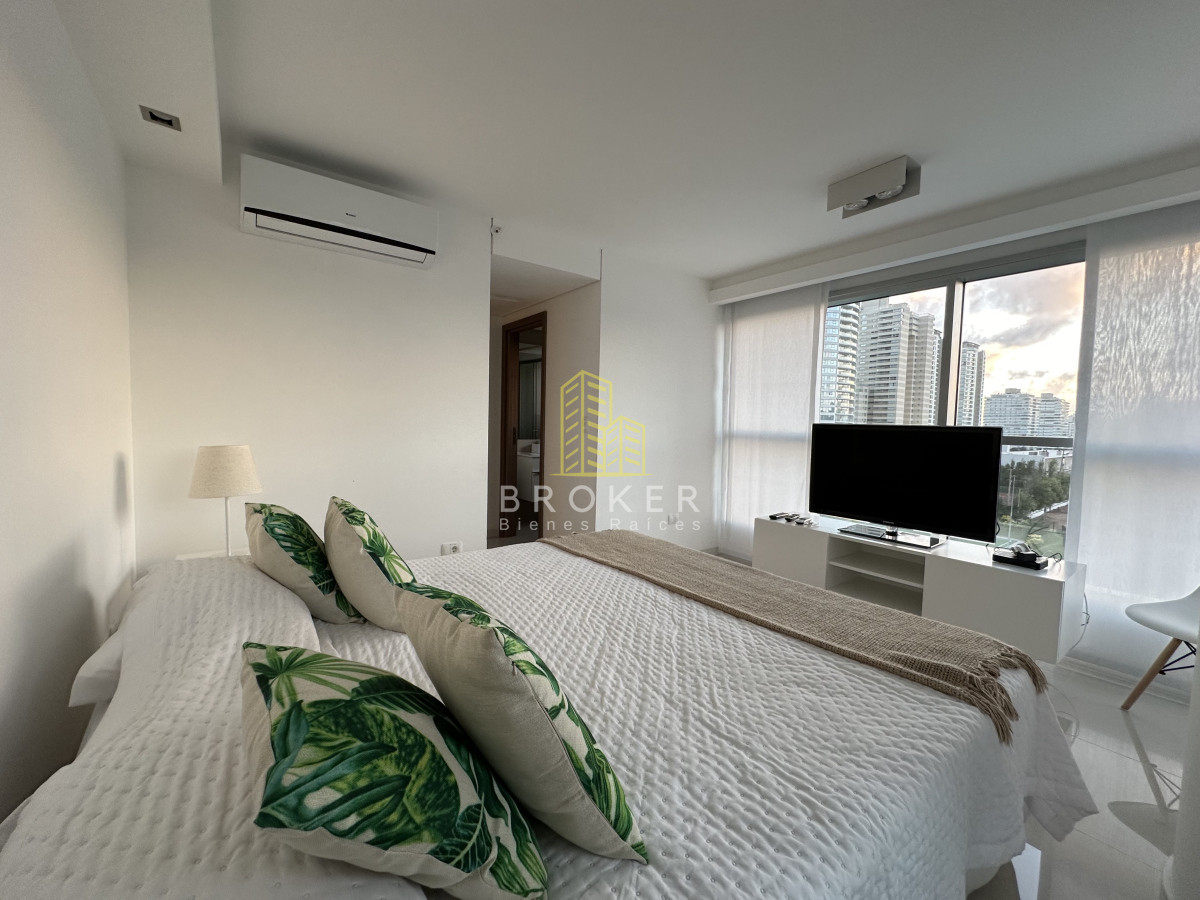 Apartamento ID.2111/Venta_de_apartamento_de_categoria,_dos_dormitorios_y_medio_en_la_brava_con_vista_al_mar._ - Venta de apartamento de categoria, dos dormitorios y medio en la brava con vista al mar. 