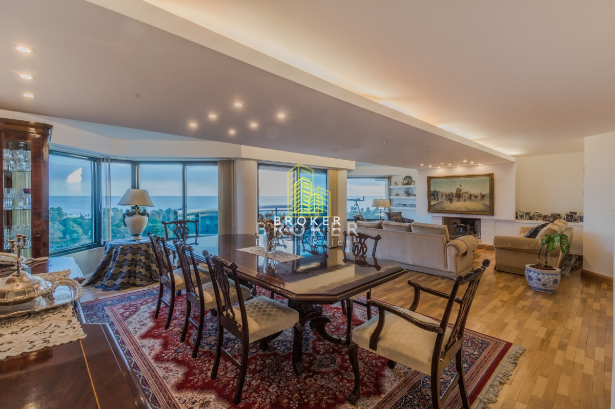 Apartamento ID.503/Penthouse_de_4_dormitorios_en_Golf_Punta_Carretas_Barbacoa_propia!_Garage_Doble - Penthouse de 4 dormitorios en Golf Punta Carretas Barbacoa propia! Garage Doble