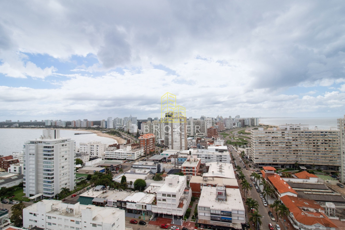 Apartamento ID.876/Venta_de_apartamento_de_tres_dormitorios_en_Peninsula._Punta_del_Este,_Uruguay. - Venta de apartamento de tres dormitorios en Peninsula. Punta del Este, Uruguay.