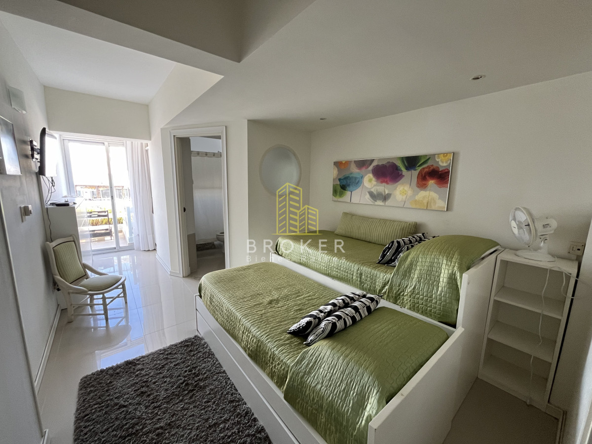 Apartamento ID.2151/Apartamento_en_Alquiler_de_Temporada_3_Dormitorios_con_Vista_al_Mar_en_Peninsula_Brava_Punta_del_este_Maldonado - Apartamento en Alquiler de Temporada 3 Dormitorios con Vista al Mar en Peninsula Brava Punta del este Maldonado