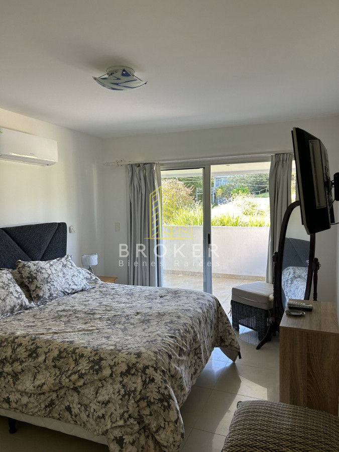 Apartamento ID.696/Apartamento_4_dormitorios_en_Playa_Brava_Rincon_del_Indio - Apartamento 4 dormitorios en Playa Brava Rincon del Indio. Punta del Este, Uruguay.