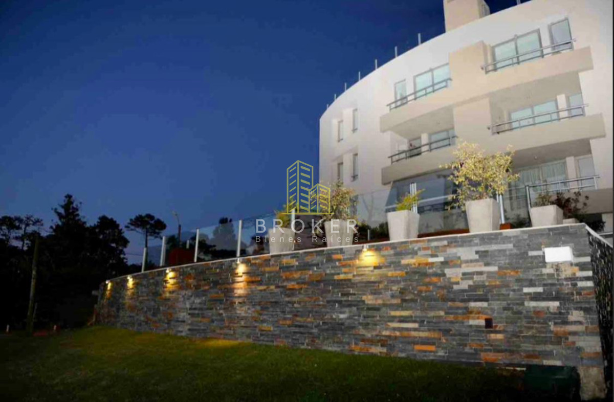 Apartamento ID.8835/Alquiler_Departamento_2_dormitorios_Punta_del_Este_en_temporada_en_edificio_con_amenities_en_Punta_del_Este - Alquiler Departamento 2 dormitorios Punta del Este en temporada en edificio con amenities en Punta del Este