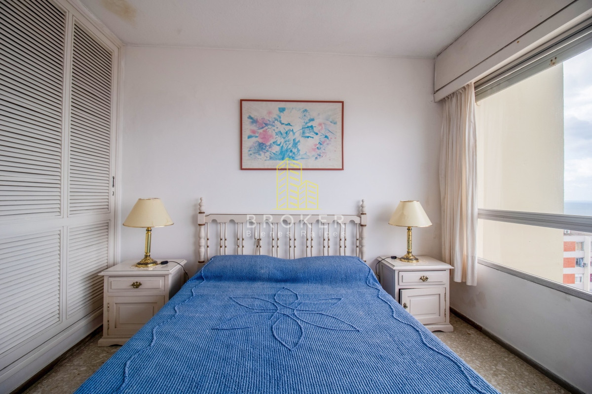 Apartamento ID.876/Venta_de_apartamento_de_tres_dormitorios_en_Peninsula._Punta_del_Este,_Uruguay. - Venta de apartamento de tres dormitorios en Peninsula. Punta del Este, Uruguay.
