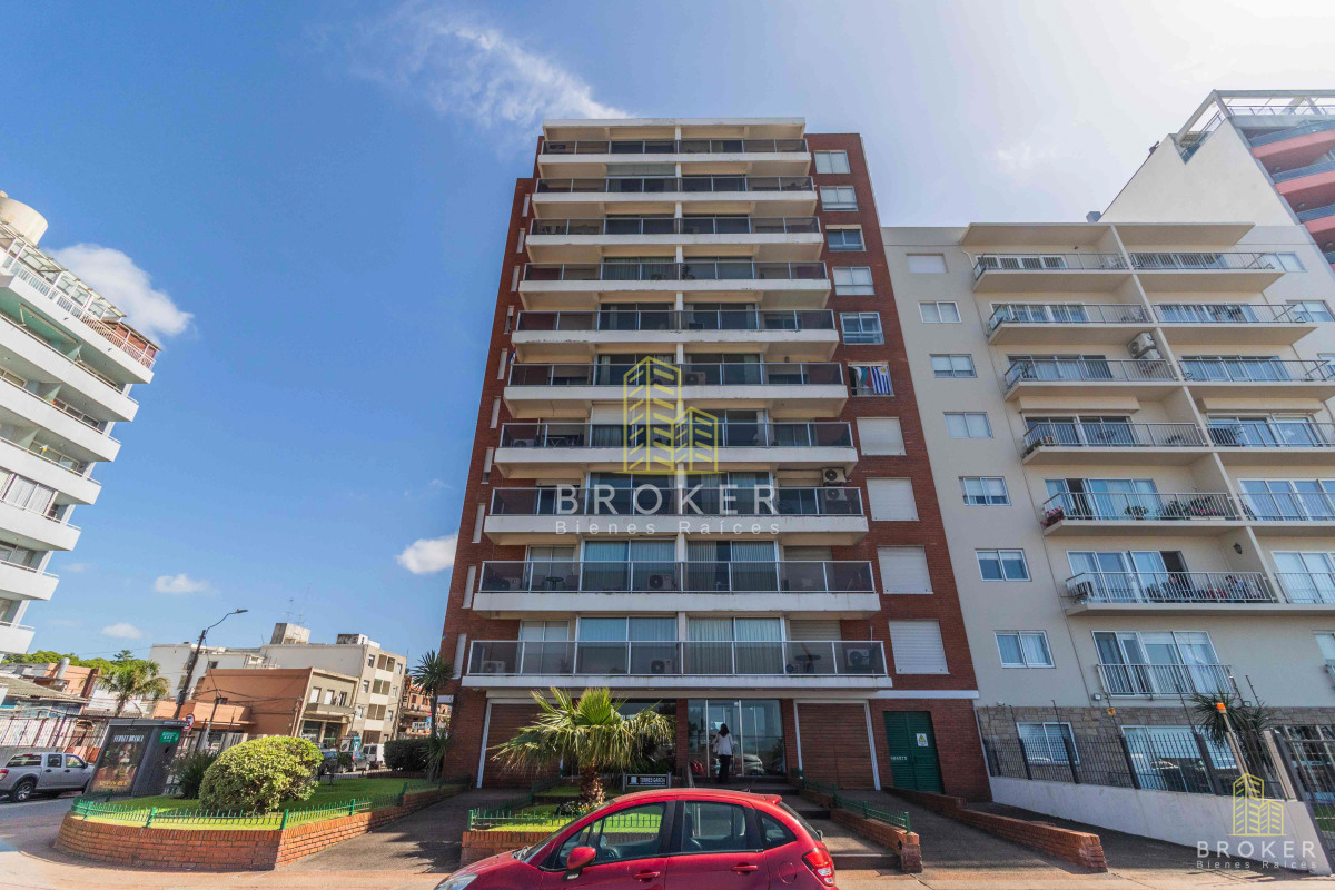 Apartamento ID.2041/Venta_apartamento_3_dormitorios_Malvin_Rambla,_2_baños_completos - Venta apartamento 3 dormitorios Malvin Rambla, 2 baños completos