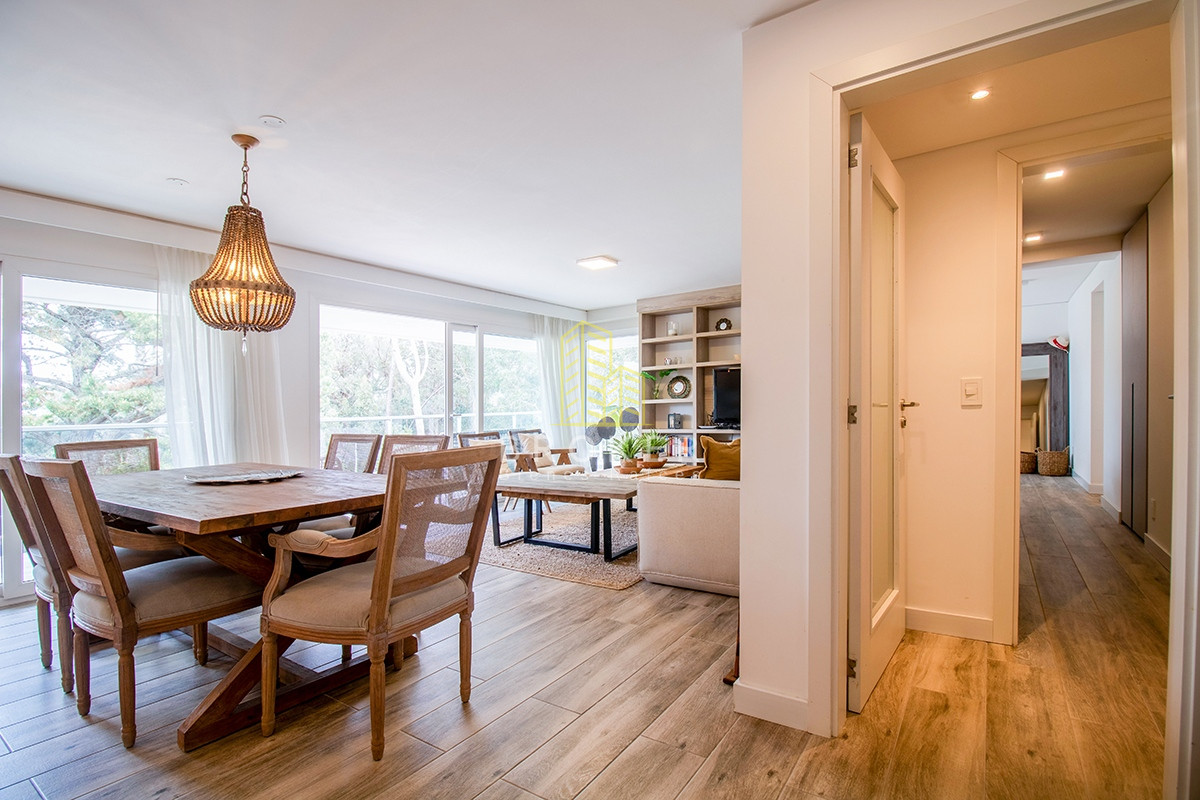 Apartamento ID.528/Venta_de_Penthouse_duplex_en_edificio_de_alta_gama_a_250_metros_del_mar,_Playa_Brava,_Punta_del_Este._Uruguay - Venta de Penthouse duplex en edificio de alta gama a 250 metros del mar, Playa Brava, Punta del Este. Uruguay