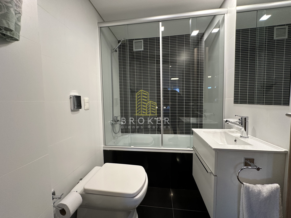 Apartamento ID.2111/Venta_de_apartamento_de_categoria,_dos_dormitorios_y_medio_en_la_brava_con_vista_al_mar._ - Venta de apartamento de categoria, dos dormitorios y medio en la brava con vista al mar. 