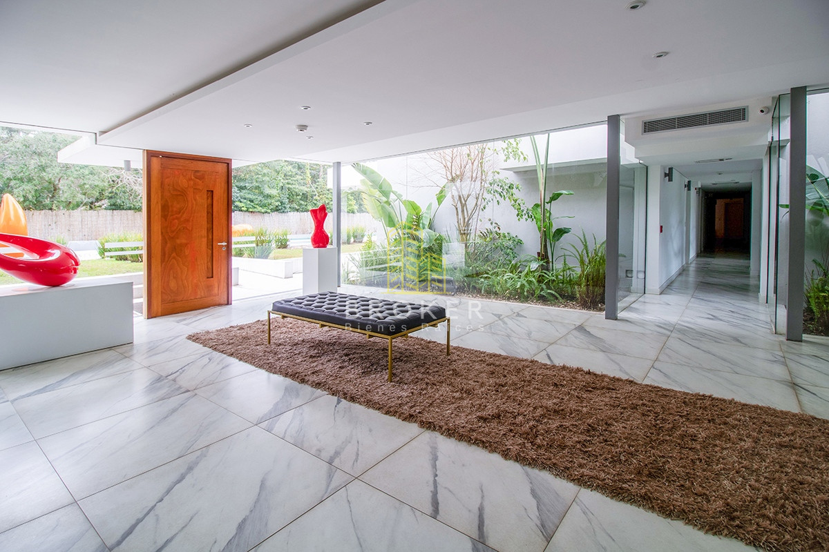 Apartamento ID.528/Venta_de_Penthouse_duplex_en_edificio_de_alta_gama_a_250_metros_del_mar,_Playa_Brava,_Punta_del_Este._Uruguay - Venta de Penthouse duplex en edificio de alta gama a 250 metros del mar, Playa Brava, Punta del Este. Uruguay
