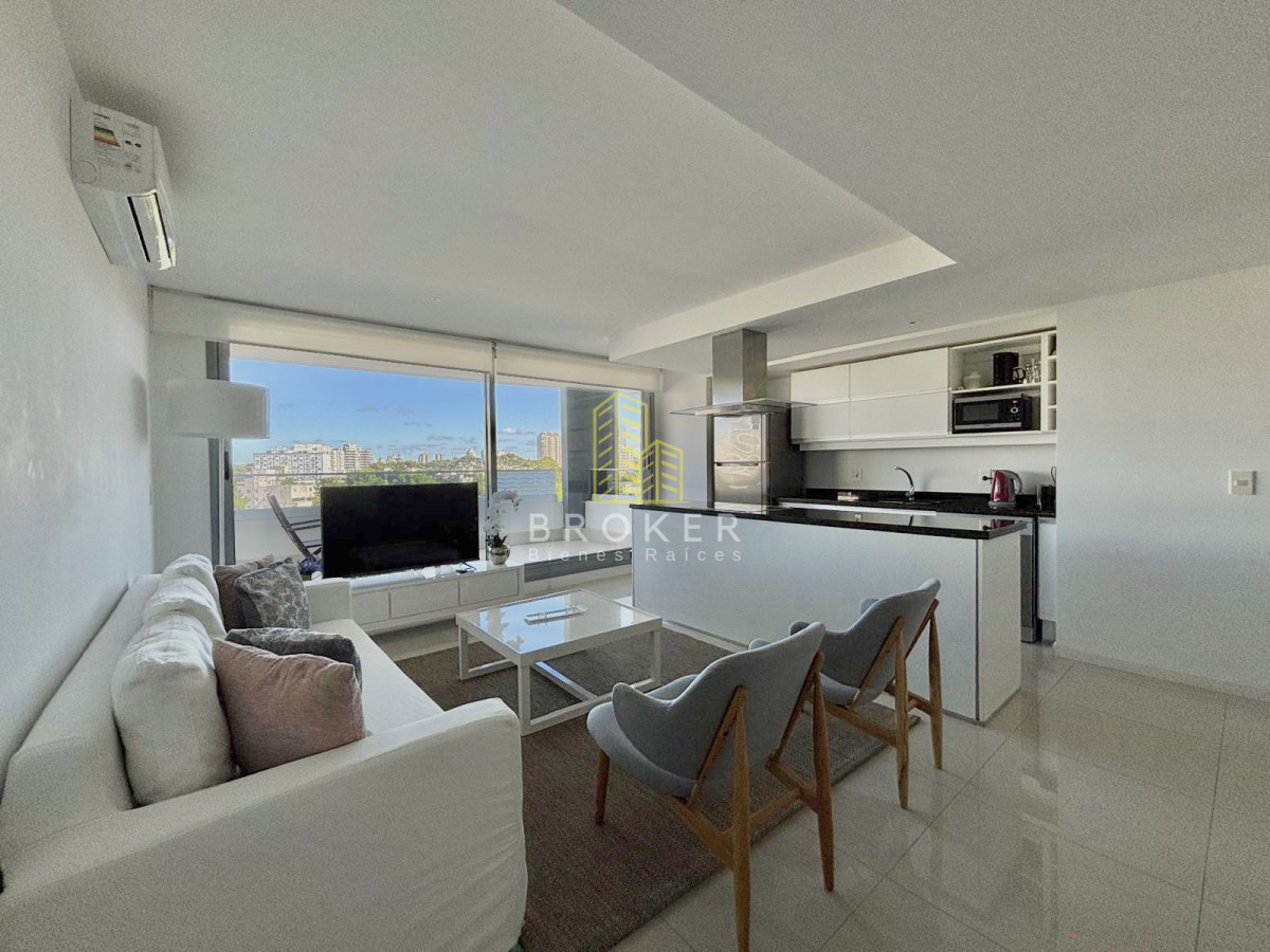 Apartamento ID.2353/Apartamento_Punta_del_Este_Playa_Brava_2_dormitorios_y_servicio_completo_con_doble_cochera_en_Playa_Brava - Apartamento Punta del Este Playa Brava 2 dormitorios y servicio completo con doble cochera en Playa Brava