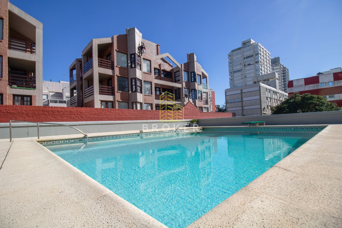 Apartamento ID.1102/Venta_de_luminoso_apartamento_en_Peninsula._Punta_del_Este,_Uruguay. - Venta de luminoso apartamento en Peninsula. Punta del Este, Uruguay.