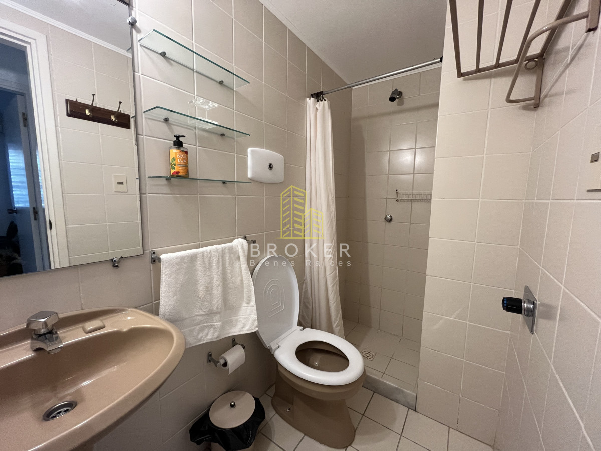 Apartamento ID.2240 - Venta Departamento 2 Dormitorios en Peninsula con Vista parcial al mar y garage