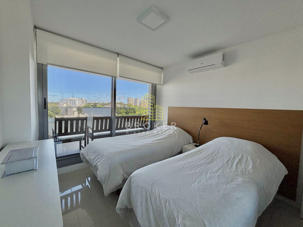 Apartamento ID.2353/Apartamento_Punta_del_Este_Playa_Brava_2_dormitorios_y_servicio_completo_con_doble_cochera_en_Playa_Brava - Apartamento Punta del Este Playa Brava 2 dormitorios y servicio completo con doble cochera en Playa Brava