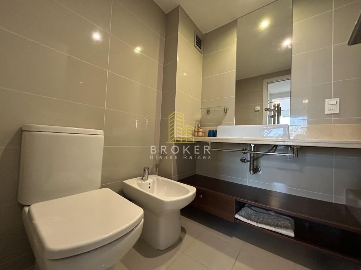 Apartamento ID.2017/Venta_de_hermoso_apartamento_2_dormitorios_en_una_de_las_mejores_zonas_de_Punta_del_Este - Venta de hermoso apartamento 2 dormitorios en una de las mejores zonas de Punta del Este