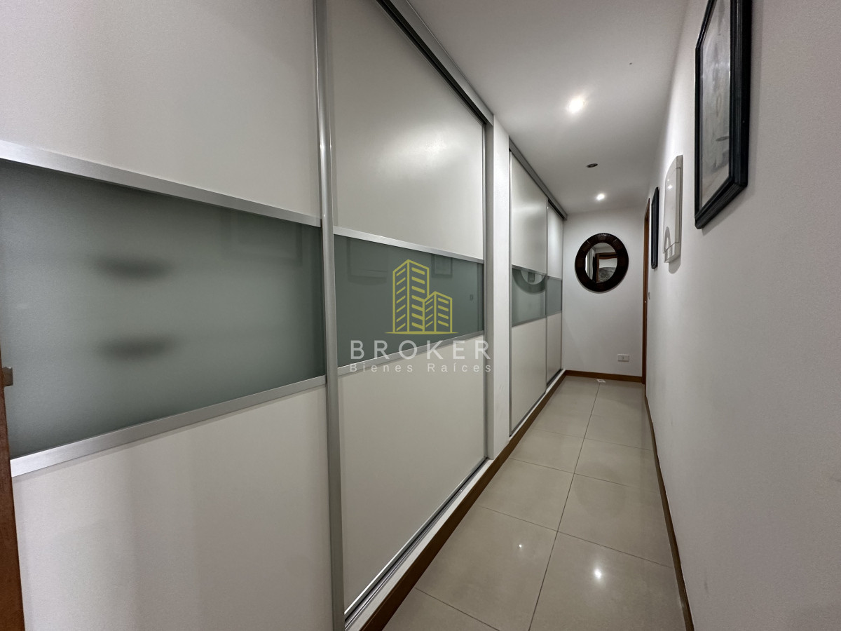 Apartamento ID.2024/Venta_y_alquiller_de_espectacular_penthouse_con_vista_a_toda_la_ciudad_y_las_playas_de_Punta_del_Este. - Venta y alquiller de espectacular penthouse con vista a toda la ciudad y las playas de Punta del Este.