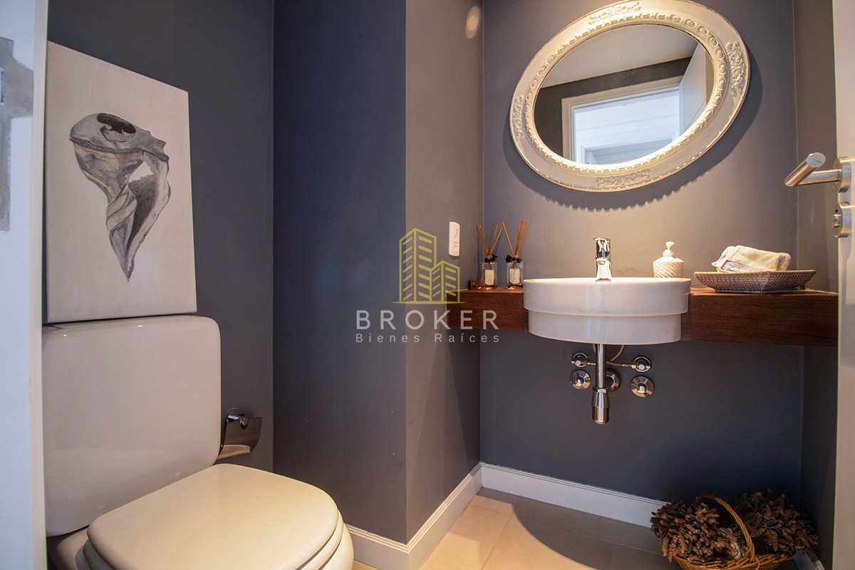 Apartamento ID.806/Venta_o_alquiler_de_Penthouse_en_primera_linea_en_Pinares._Punta_del_Este,_Uruguay. - Venta o alquiler de Penthouse en primera linea en Pinares. Punta del Este, Uruguay.