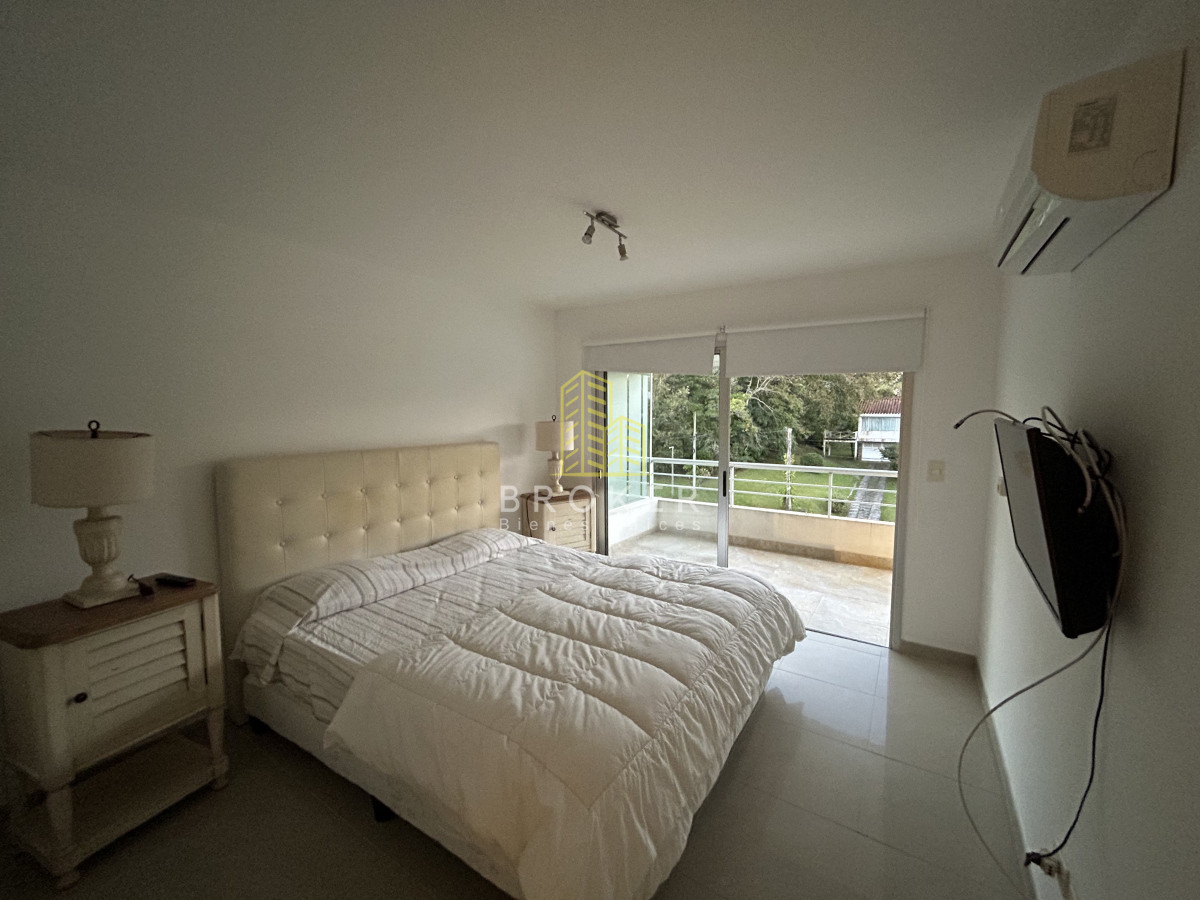 Apartamento ID.2305/OPORTUNIDAD_penthouse_de_200m2_con_terraza_exclusiva_y_parrillero_en_edificio_con_servicios_en_Punta_del_Este - OPORTUNIDAD penthouse de 200m2 con terraza exclusiva y parrillero en edificio con servicios en Punta del Este