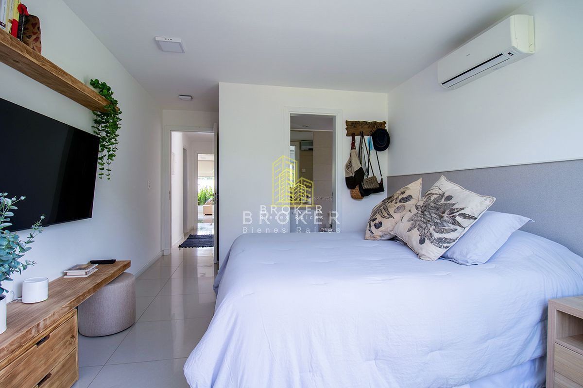 Apartamento ID.8847/Espectacular_y_amplio_departamento_en_alquiler_en_playa_mansa,_punta_del_este - Espectacular y amplio departamento en alquiler en playa mansa, punta del este