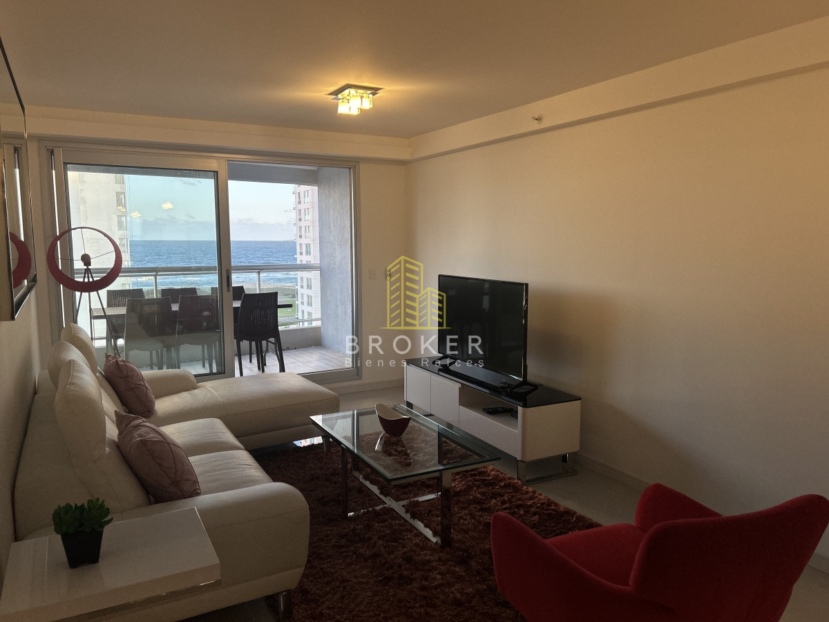 Apartamento ID.1868/Venta_de_apartamento_dos_dormitorios_con_vista_al_mar_en_torre_de_primera_categoria_en_Punta_del_Este.,_Uruguay - Venta de apartamento dos dormitorios con vista al mar en torre de primera categoria en Punta del Este., Uruguay