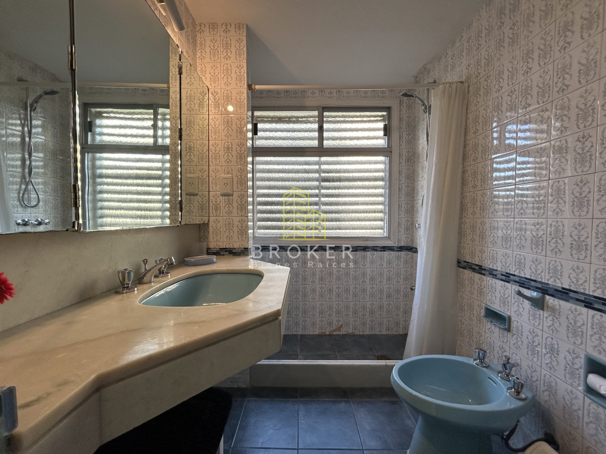 Apartamento ID.796/Venta_de_apartamento_primera_linea_en_playa_Mansa,_Punta_del_Este._Uruguay - Venta de apartamento primera linea en playa Mansa, Punta del Este. Uruguay