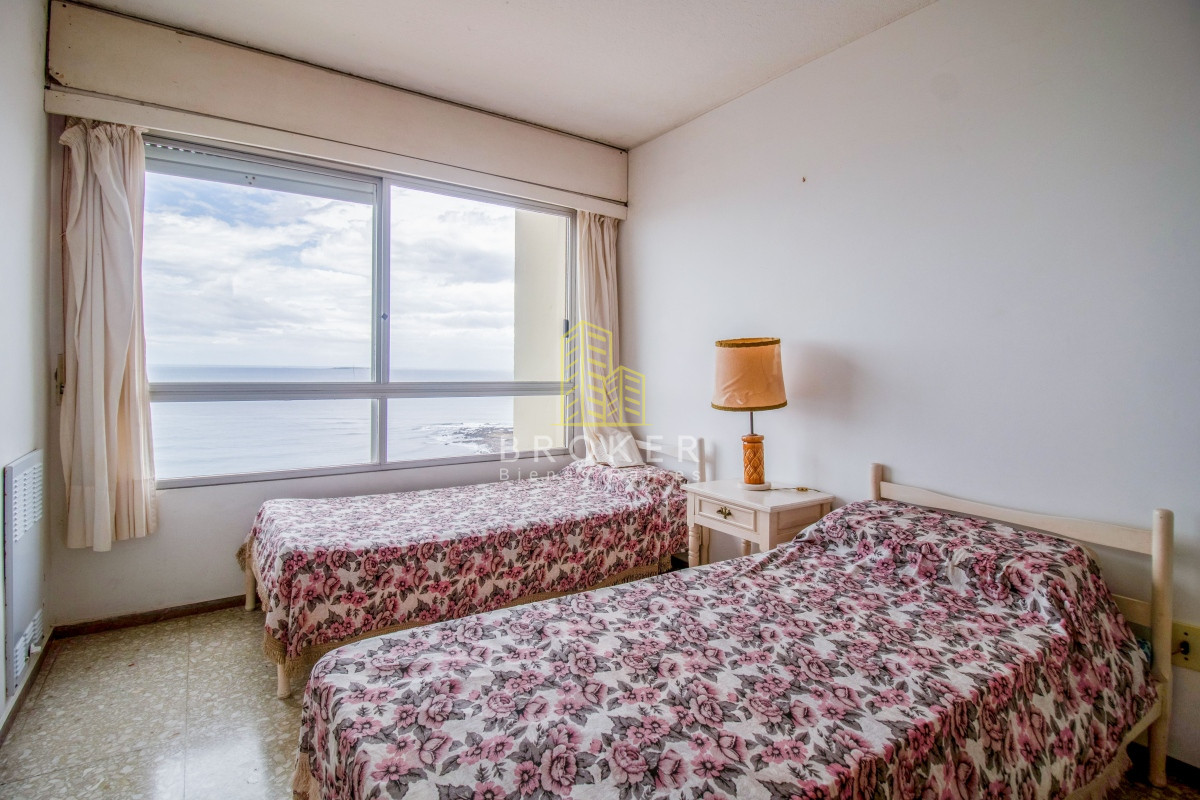Apartamento ID.876/Venta_de_apartamento_de_tres_dormitorios_en_Peninsula._Punta_del_Este,_Uruguay. - Venta de apartamento de tres dormitorios en Peninsula. Punta del Este, Uruguay.