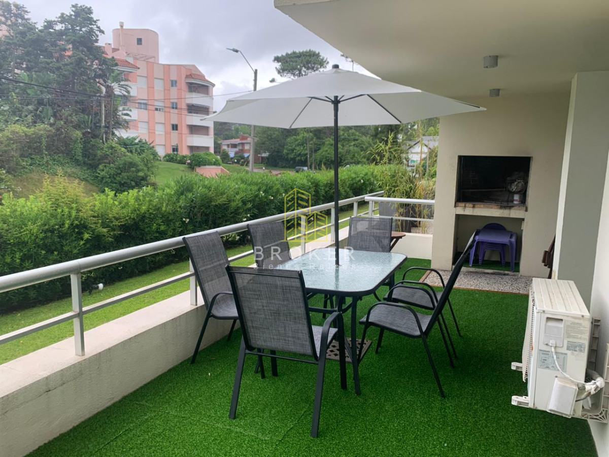 Apartamento ID.8835/Alquiler_Departamento_2_dormitorios_Punta_del_Este_en_temporada_en_edificio_con_amenities_en_Punta_del_Este - Alquiler Departamento 2 dormitorios Punta del Este en temporada en edificio con amenities en Punta del Este