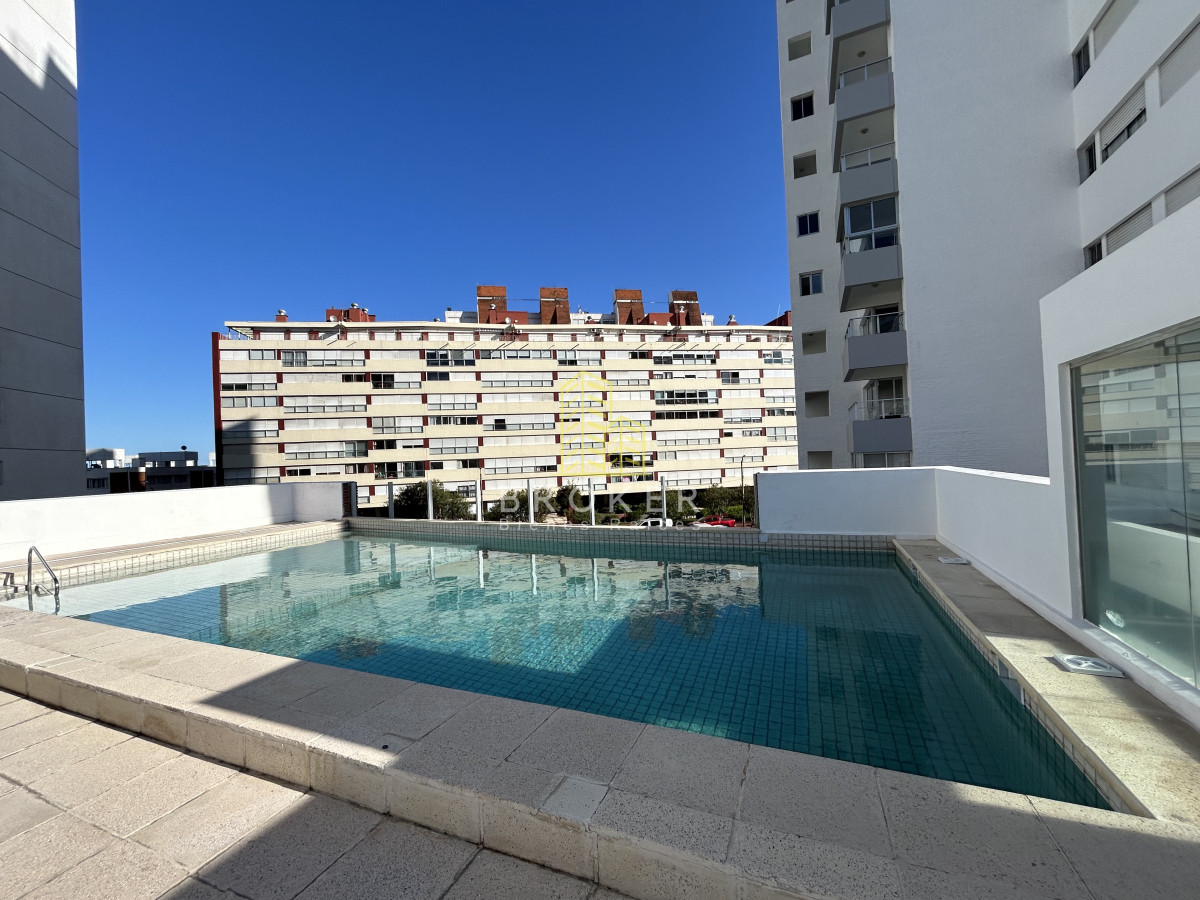 Apartamento ID.2018/Alquiler_de_penthouse_en_Aidy_Grill_de_dos_dormitorios._Punta_del_Este_Uruguay. - Alquiler de penthouse en Aidy Grill de dos dormitorios. Punta del Este Uruguay.